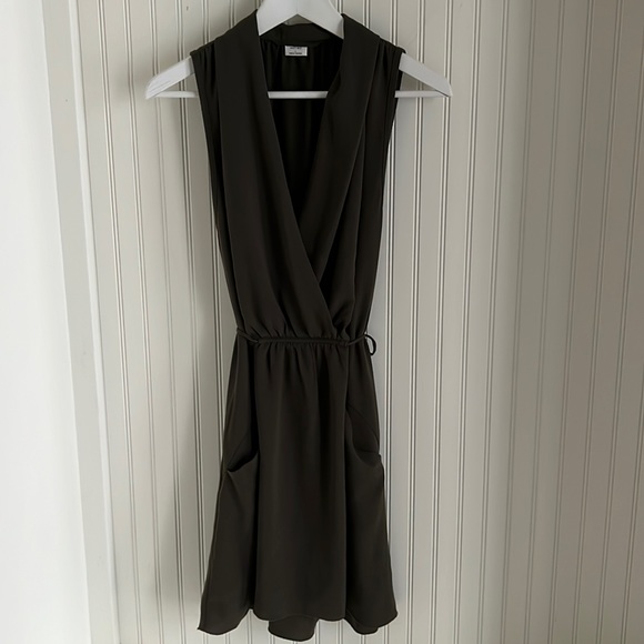 Wilfred Aritzia Olive Green Sabine Sleeveless Dress - Picture 2 of 8